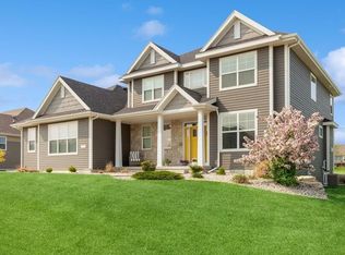 7880 W Mourning Dove Ln, Mequon, WI 53092