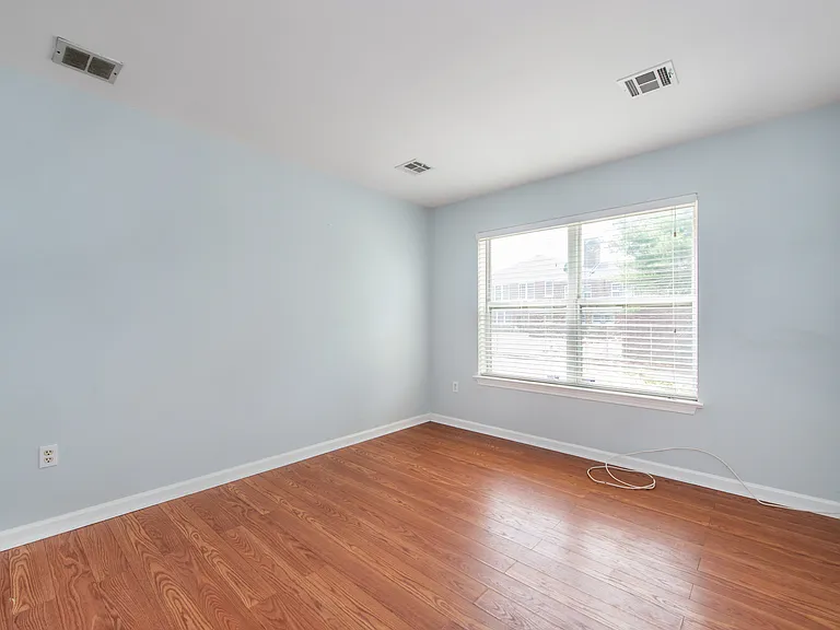 901 Stuyvesant Ave #101 — Photo 15
