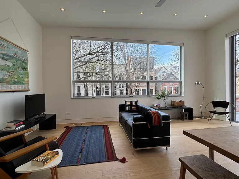 1317 N Leavitt St — Photo 11