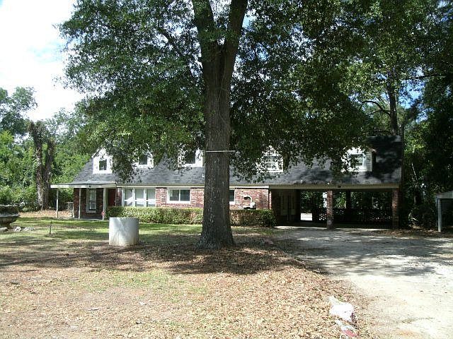2nd image of 907 Rood Ave