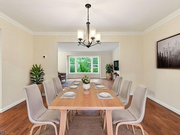 4th image of 7 Shadowbrook Ln
