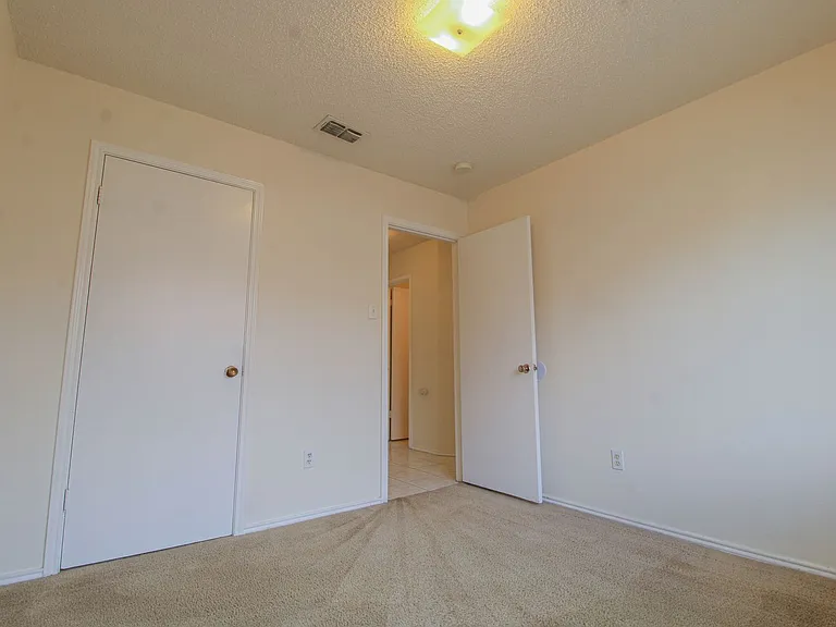 6214 Ridge Glade St — Photo 19