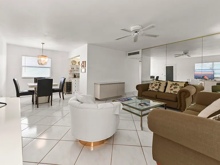 209 Waterford Cir #I — Photo 6