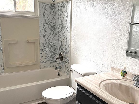 4th image of 3537 Coachlight Common St