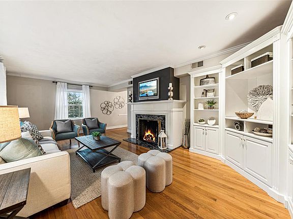 3rd image of 1380 Brownell Ave