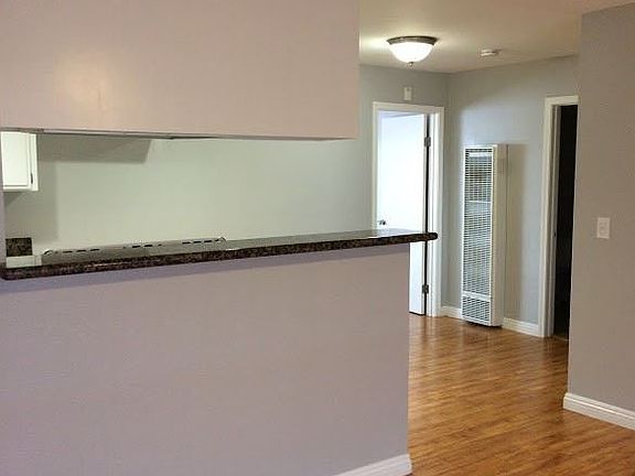 3rd image of 316 E Hyde Park Blvd APT 7