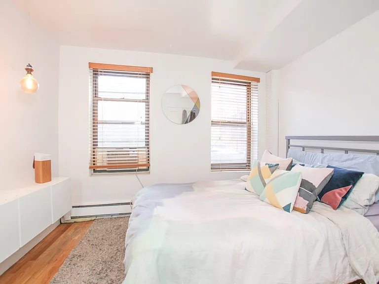 34 E 1st St #2R — Photo 2
