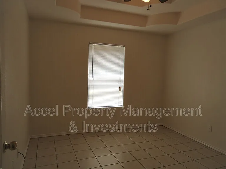 1803 S Ironwood St #4 — Photo 6
