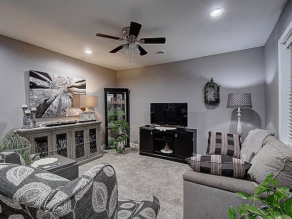 5th image of 4105 Sullivan Gardens Dr