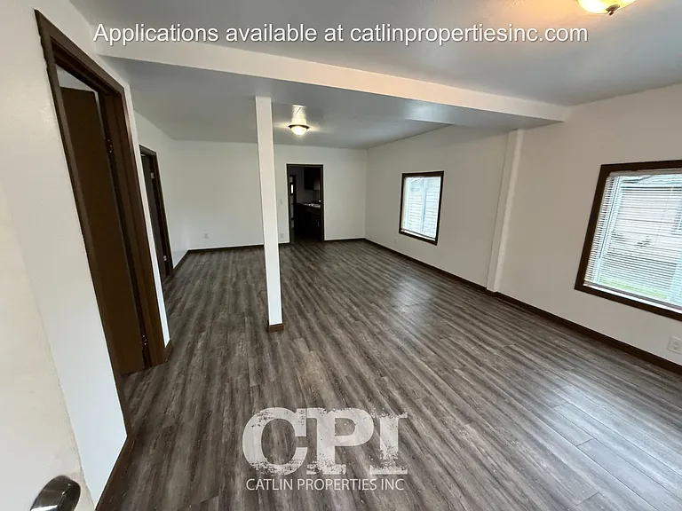 305 Rosewood St — Photo 2