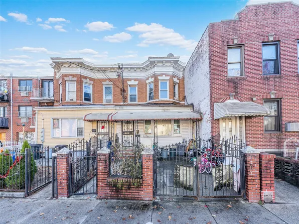 11010 34th Ave, Corona, NY 11368