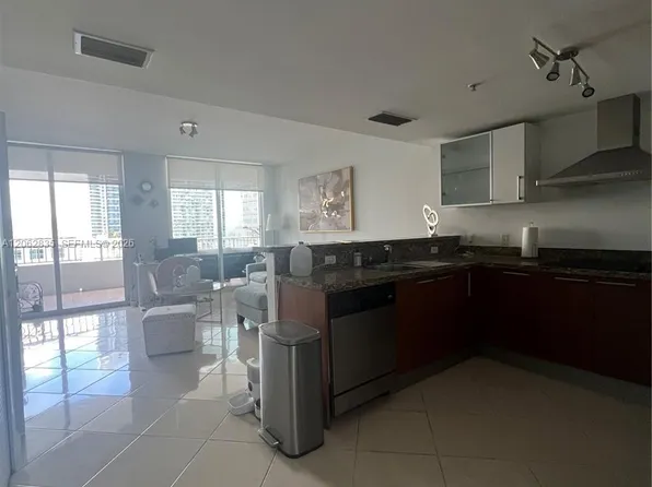 170 SE 14th St APT 2007, Miami, FL 33131