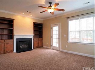 114 W Savannah Ridge Rd, Holly Springs, NC 27540