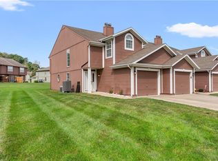 5556 NW Moonlight Meadow Dr, Lees Summit, MO 64064