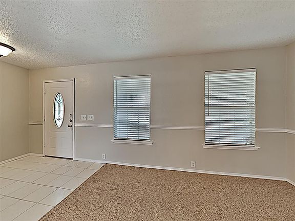 4th image of 2405 Texoma Dr
