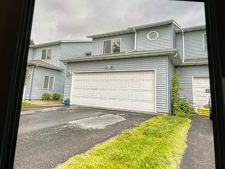 123 Lambert Ct — Photo 1