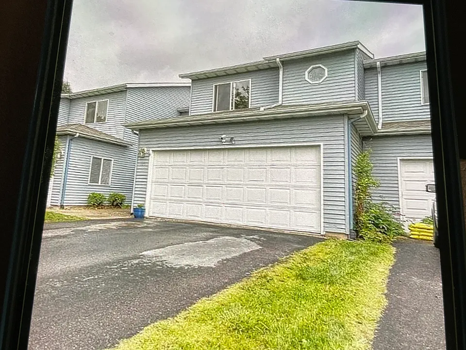 123 Lambert Ct