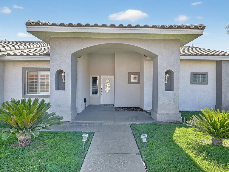 2120 W Nicola Rd — Photo 3