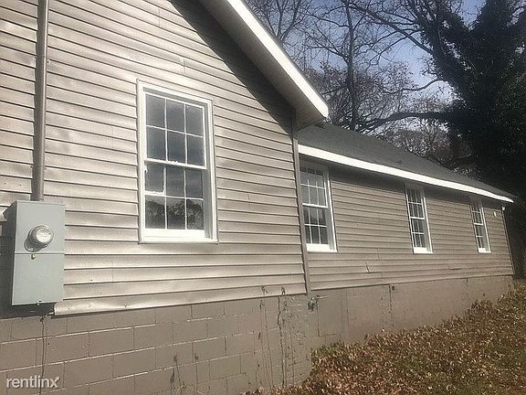 4th image of 599 Woodland Ave
