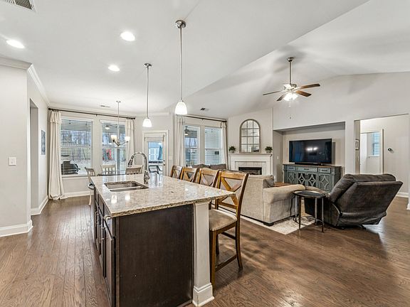 3rd image of 6486 Winslow Dr