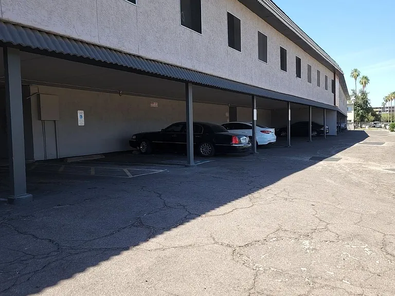 Modern Quarters Apartments — Photo 30