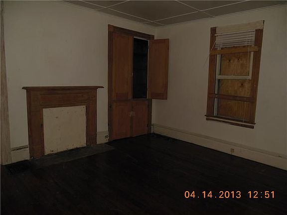 3rd image of 213 S 8th St