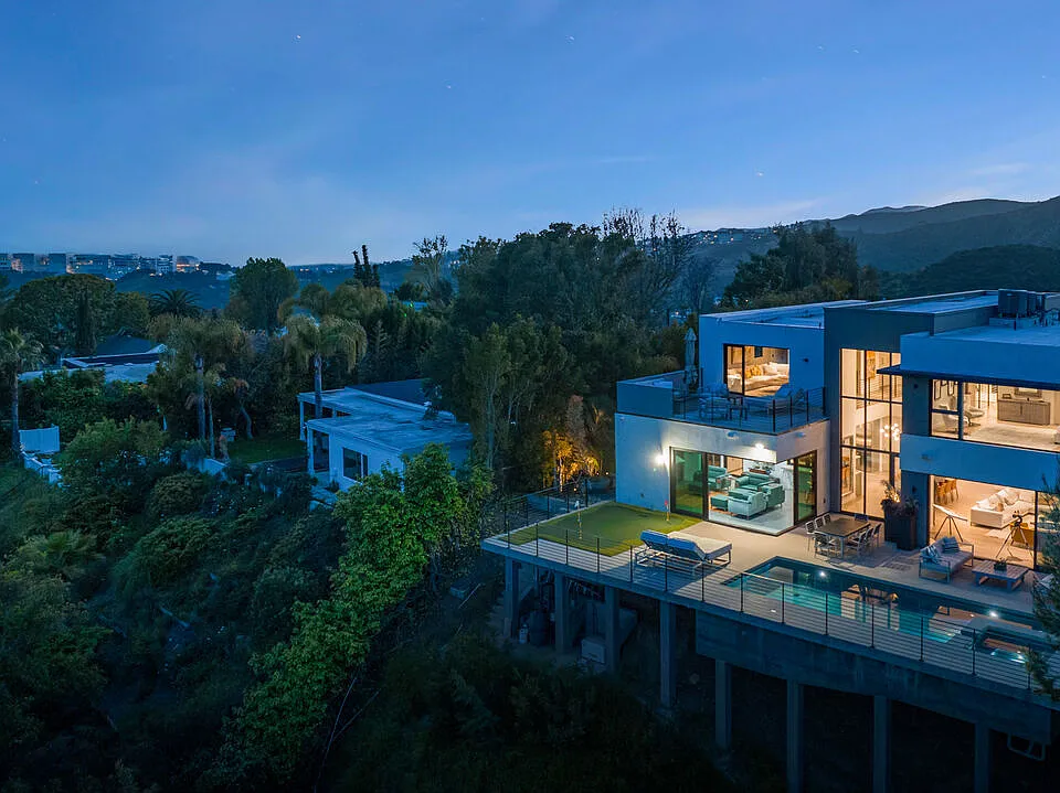 1172 Linda Flora Dr