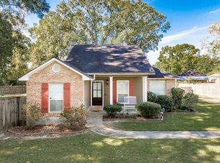 3215 White Oak St, Zachary, LA 70791