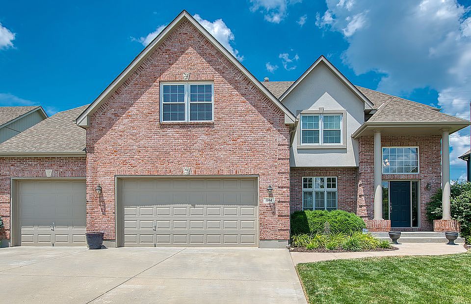 1st image of 1144 SW Summit Hill Dr