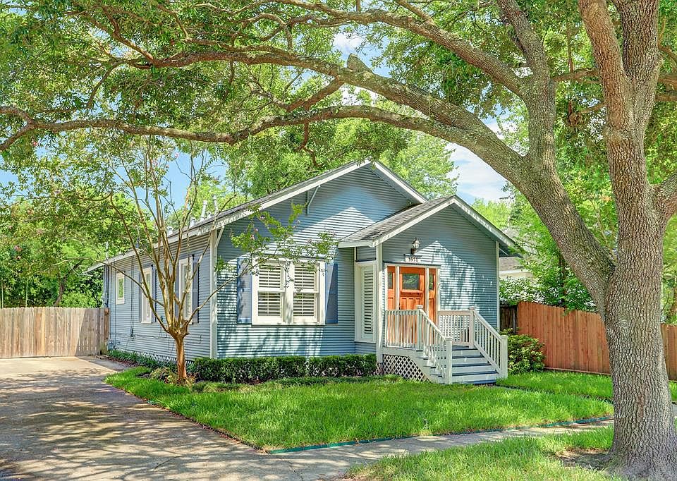 Charming, elegantly updated home in the heart of the Historic Heights!
