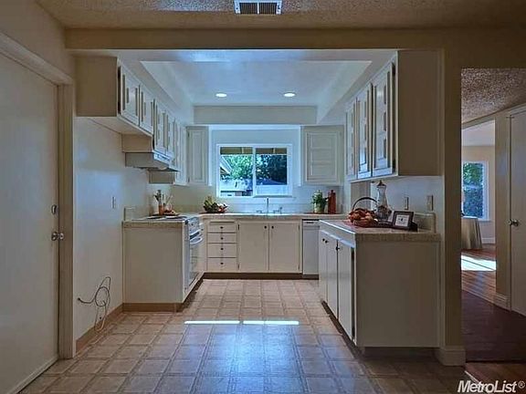 5th image of 142 Glenville Cir