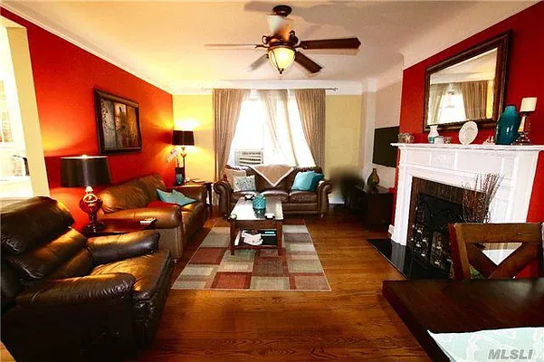 Sold by Remax City Square | media 33