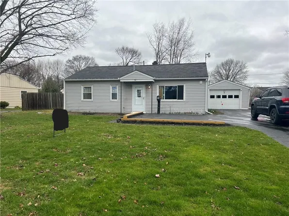9 Fairchild Rd, Rochester, NY 14606