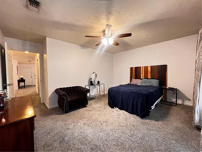 2406 Bandera Dr — Photo 14
