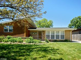 708 Arthur Dr, Lombard, IL 60148
