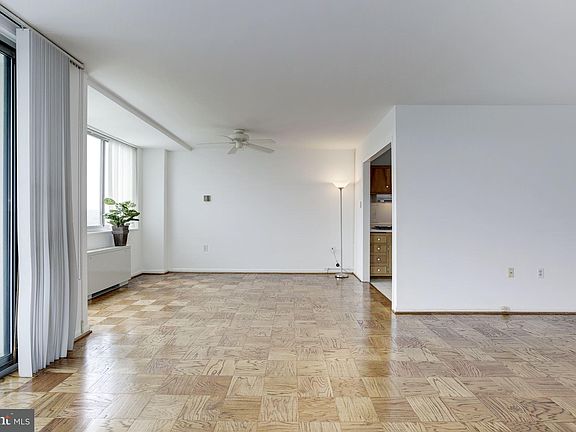 5th image of 10401 Grosvenor Pl APT 1120