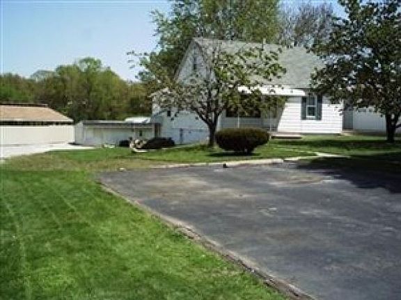 2nd image of 4581 Elyria Ave
