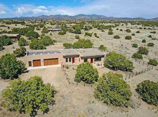 7 Estacada Rd, Santa Fe, NM 87508