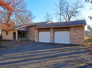 11911 Meadow Ln W, Minnetonka, MN 55305