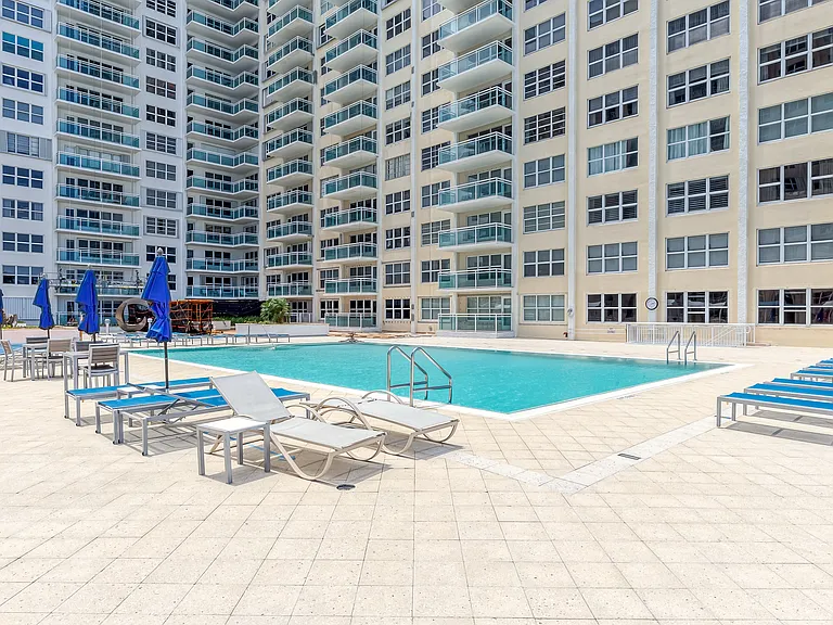 3900 Galt Ocean Dr #712 — Photo 28