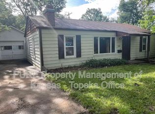 2316 SW Eveningside Dr, Topeka, KS 66614