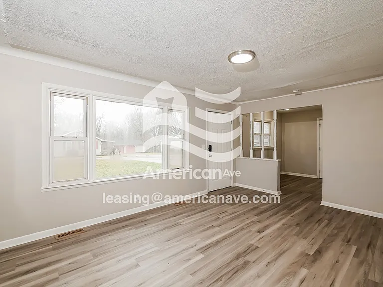 496521_004_wm_-_living_room_13524883.jpg