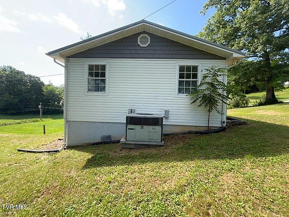 2nd image of 681 Harmon Rd