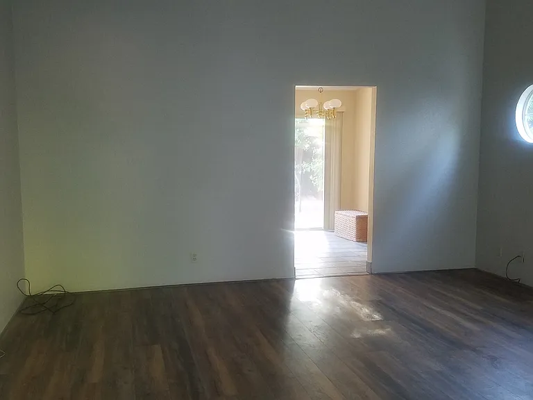 146 Valencia Way — Photo 6