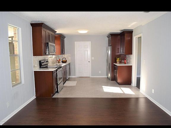 2nd image of 4828 Tara Woods Dr E