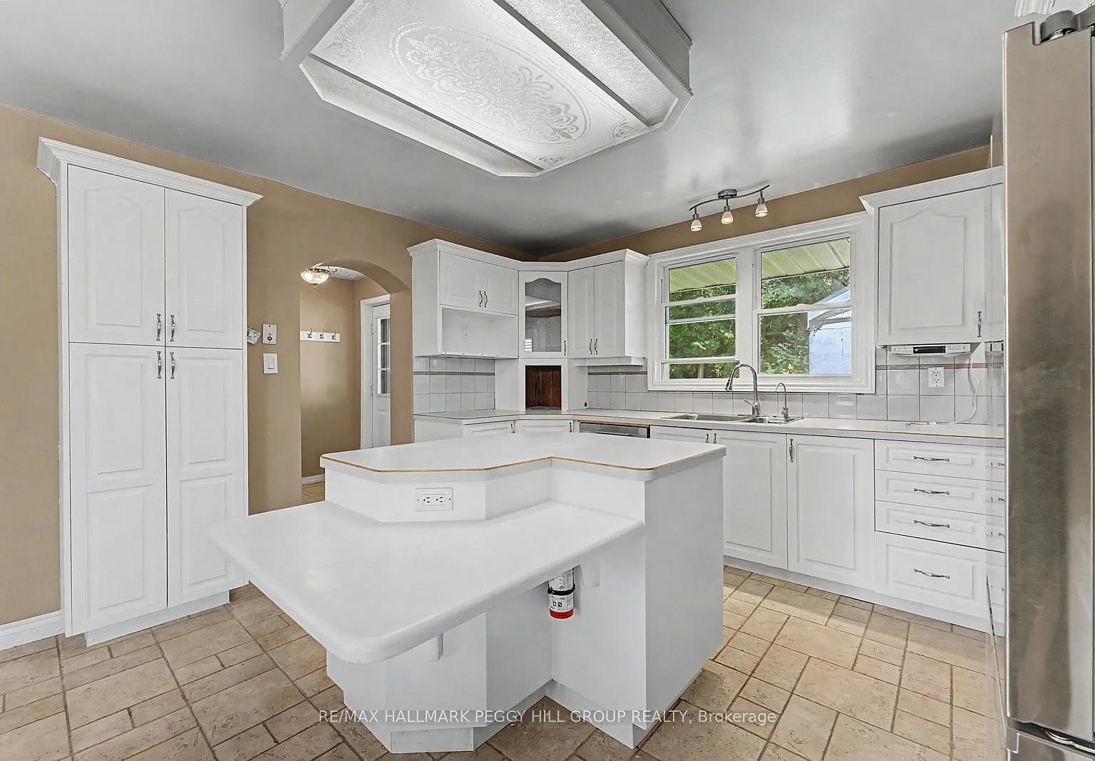 3 bed, $2,800 — Photo 4