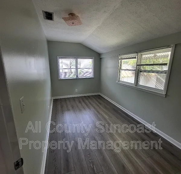 905 Lotus Path — Photo 10