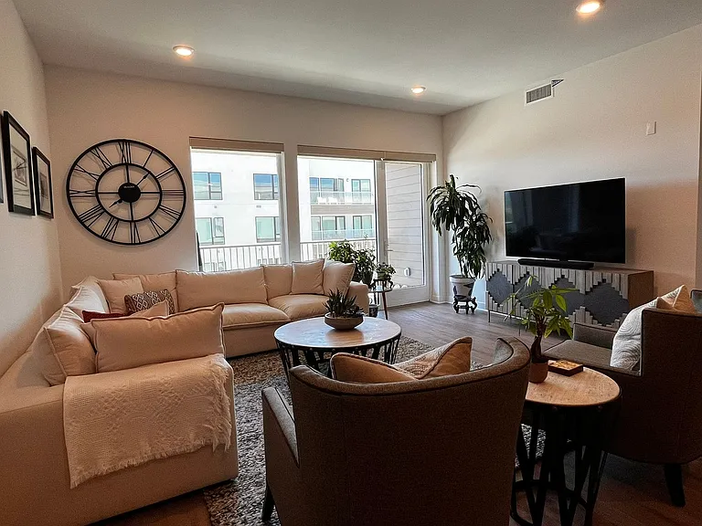 3609 Rivington — Photo 13