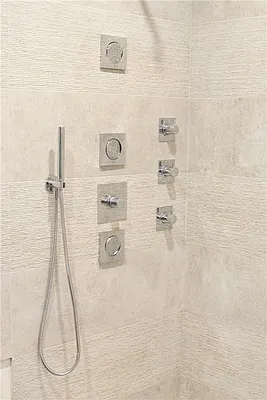 Sold by Bohemia Realty Group | media 27