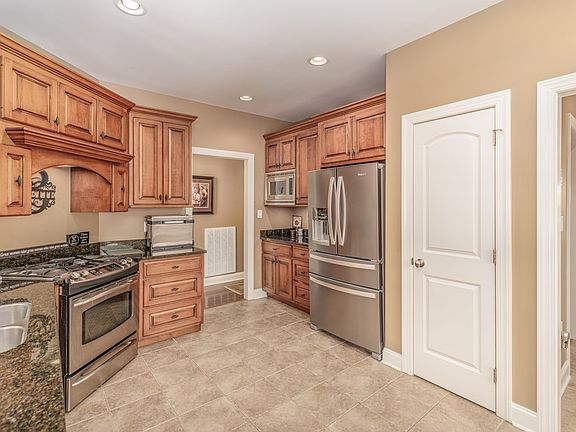 5th image of 117 Lochmere Dr